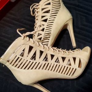 Paprika Tan Geometric Cut Heels